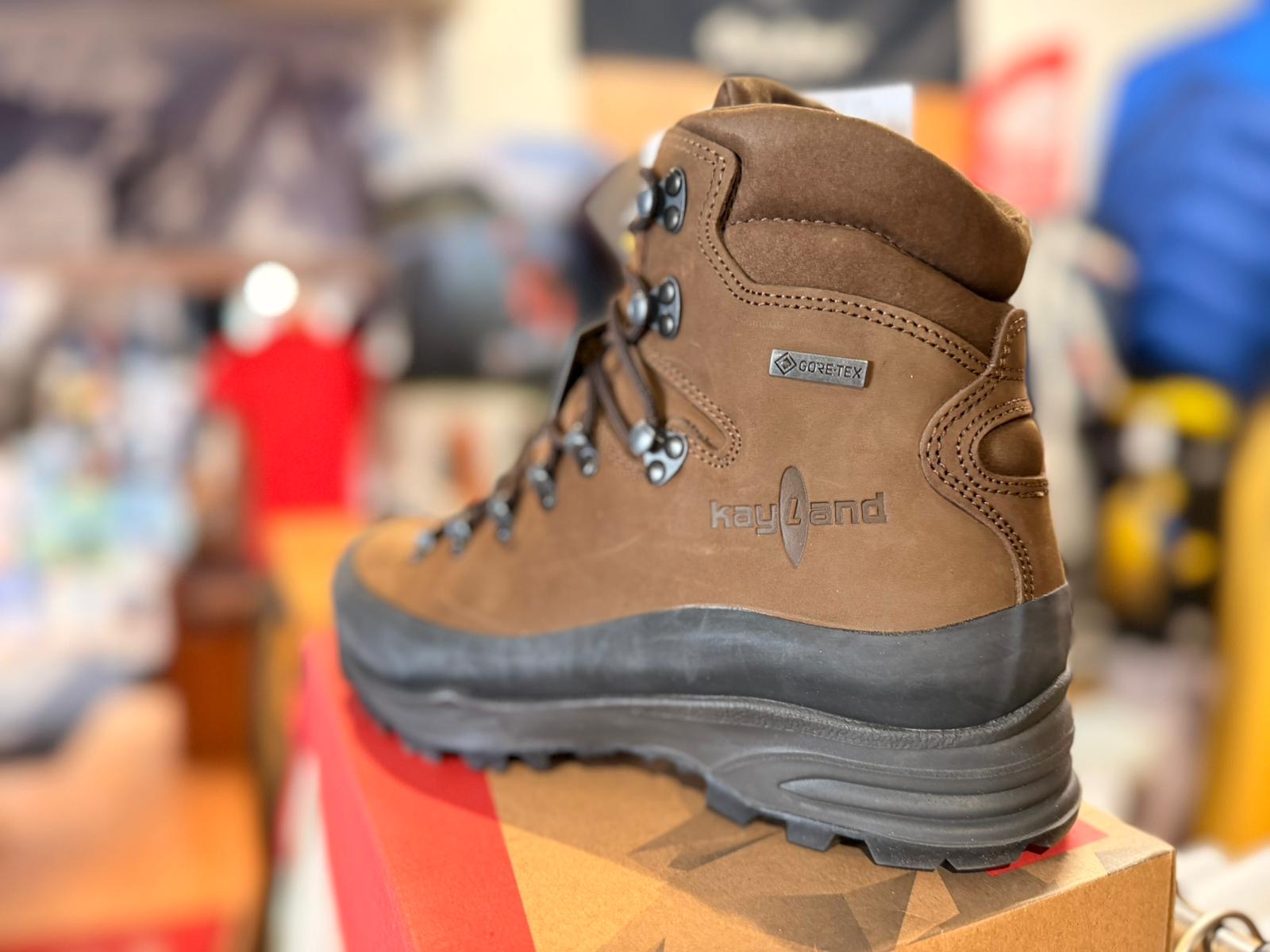 Chaussure Kayland marron, vue arrière trois-quarts
